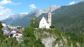 La baselgia da Scuol ed ina part da Scuol sut.