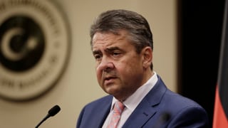 Il minister da l'exteriur da la Germania, Sigmar Gabriel, tar la conferenza da medias en Tirchia.