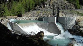 Ouvra Electrica Susasca Susch SA enchaschament La Jenna. Ouvra Electrica Susasca Susch SA enchaschament La Jenna.