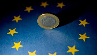 In euro grez entamez las stailas simbolicas per l'UE.