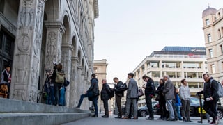 Gleidu davant SNB.