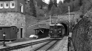 Gia dapi il 1903 passa la viafier retica tras il tunnel dal Alvra (Preda, fotografia betg datada). 