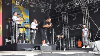 Klischée - la band d'electro-swing da Berna lascha saltar il publicum.