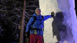 Mika Schell dasper sia sculptura da glatsch.