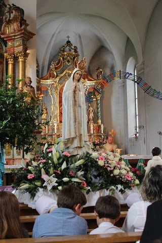 Nossadunna da Fátima en la baselgia da Glion.