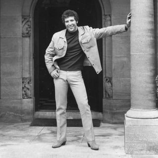 Purtret da Tom Jones dals onns 60. Purtret da Tom Jones dals onns 60.