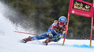 Mikaela Shiffrin sin via tar sia victoria a Squaw Valley.