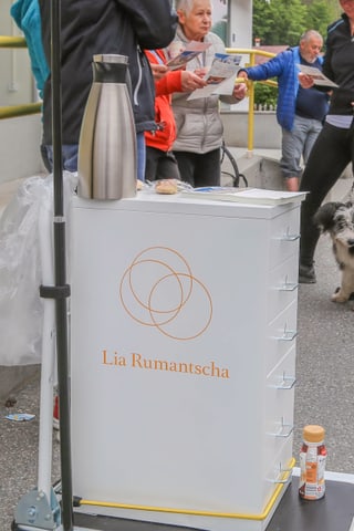 Il stan da café, ina simpla stgaffa cun petta e café.