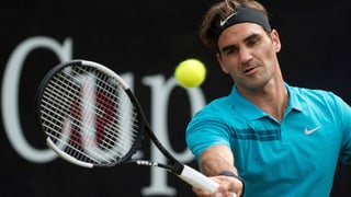 Federer sitta la balla. 