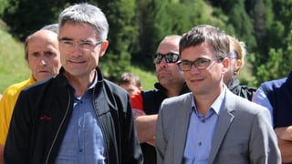 Cusseglier guvernativ Mario Cavigelli (san.) e ses collega tessinais Christian Vitta a la sentupada ad Acquacalda.