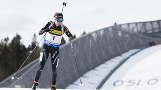 Purtret da Selina Gasparin durant la cursa da biatlon. 