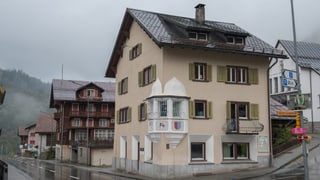 En il lieu da l'anteriura posta, il clavà davos e l'anteriur Hotel Posta duai quai dar novas abitaziuns.