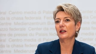 Gia avant la decisiun dal Cussegl federal dad oz aveva la ministra da giustia e polizia, Karin Keller-Sutter, ditg che ella vul che las persunas vegnan sentenziadas al lieu.