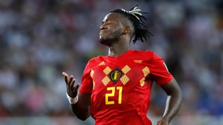 Il giugader Michy Batshuayi celebrescha ses gol. 