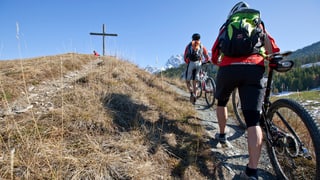 Adina pli blers midan sin in mountainbike cun motor – era per betg pli stuair stuschar uschè bler il velo.