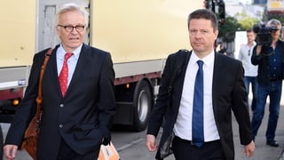 Il cusseglier naziunal Martin Baeumle, dretg, cun ses defensur Christoph Hohler, sanester.