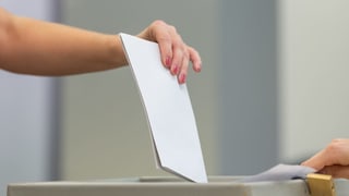 urna da votaziuns. urna da votaziuns.