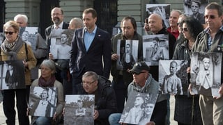 Anteriurs uffants plazzads avant la Chasa federala.
