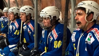 hockeyans da San Murezzan sin il banc da reserva.