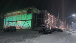 Vista sin la fabrica Bajegiar ed Energia a Savognin. Vista sin la fabrica Bajegiar ed Energia a Savognin.