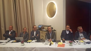 La suprastanza (da sanester): Gian Peter Niggli, Annina Widmer, Samuel Schäfli, Luigi Sala e Thomas Walther. Dretg: il schef events e sponsoring René Schnüriger. La suprastanza (da sanester): Gian Peter Niggli, Annina Widmer, Samuel Schäfli, Luigi Sala e Thomas Walther. Dretg: il schef events e sponsoring René Schnüriger.