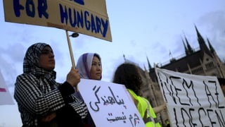 Protests a Budapest cunter la politica d’immigraziun dal primminister Viktor Orban.