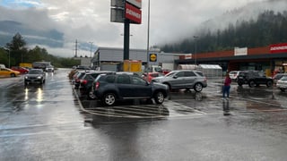 Purtret dal parcadi davant la zona d'industria. 