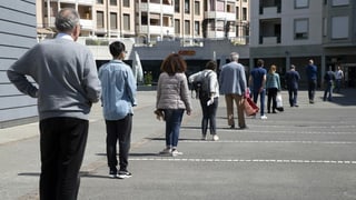 maletg cun glieud en colonna