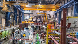 Ina halla da test per compressurs da turbo da «Man Diesel & Turbo Switzerland» a Turitg.