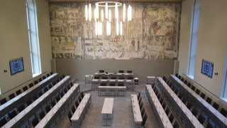 Il maletg mussa la sala vita dal Cussgl grond.