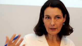 Laura Sadis durant ina conferenza da medias da la regenza Tessinaisa l'onn 2012.