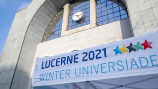 Placat da l'universiada.