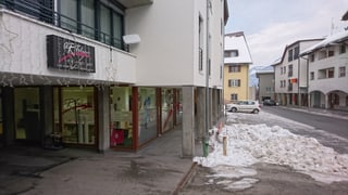 Il local da la Artolino SA en la via S. Clau sura a Glion.