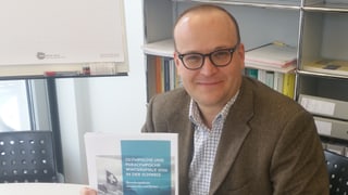 Il president Martin Stöckling savess bain s’imaginar gieus olimpics il 2026 a Rapperswil-Jona. Il president Martin Stöckling savess bain s’imaginar gieus olimpics il 2026 a Rapperswil-Jona.