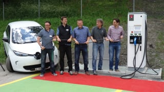 Represchentants da la vischnanca da Tusaun e Viamala Turissem han inaugurà il nov tancadi electric a Tusaun.
