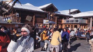 Il 'Bolgen Plaza' a Tavau - in local da cult.