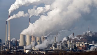 Chamins d'industria cun svapurs.