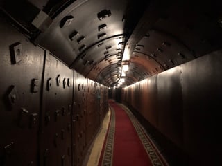 Insaquants meters dal bunker che Stalin ha bajegià sco lingia da Metro. 