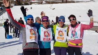 Las ladies suenter la cursa, Carmen, Aita, Manuela e Seraina.