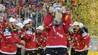 Canada retschaiva il buccal per il titel da campiun mundial da hockey 2015.