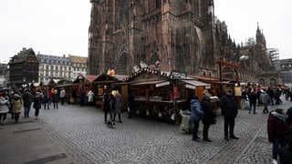 vista sin il center da Strassburg, durant il martgà d'advent