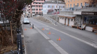 Purtret d'ina via cun nudà il lieu. 