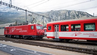 locomotiva cotschna ed in vagun da tren cotschen ed alv