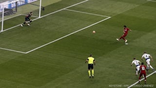 Mo Salah sajetta l'emprim gol da la partida Mo Salah sajetta l'emprim gol da la partida
