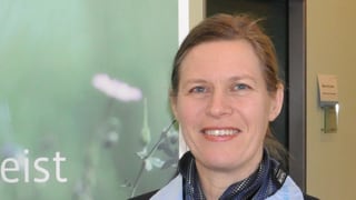 Suzanne von Blumenthal banduna ils servetschs psichiatrics grischuns. 