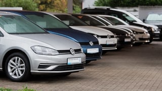 Purtret d'intgins autos novs in dasper l'auter. 