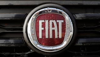 La front dad in fiat cun il logo.