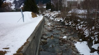 Il rempar vers la via chantunala. Il rempar vers la via chantunala.