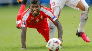 Embolo en in'acziun en il otgavel final da l'euro a Saint-Etienne.