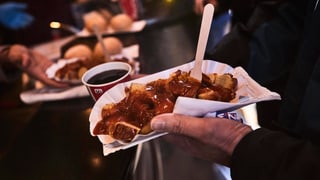 La liongia da curry è ina da las pli tipicas spaisas tudestgas. La liongia da curry è ina da las pli tipicas spaisas tudestgas.
